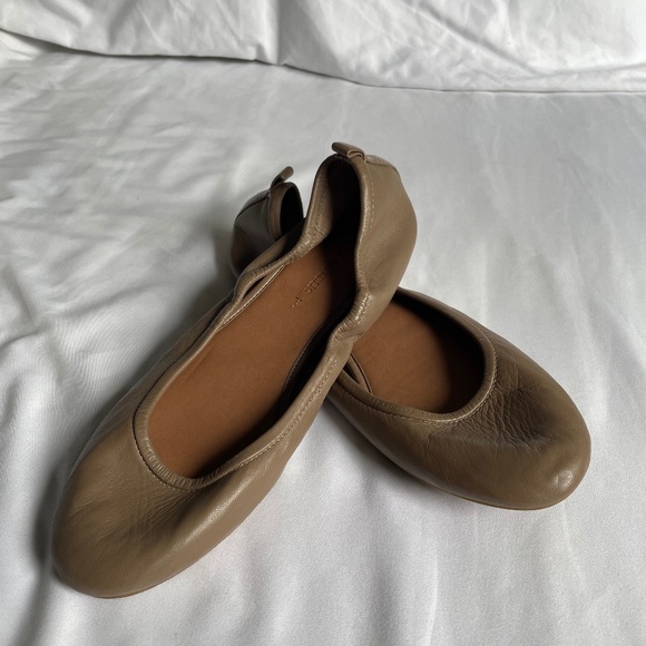 BANANA REPUBLIC - Tan leather ballet flat - Picture 1 of 5